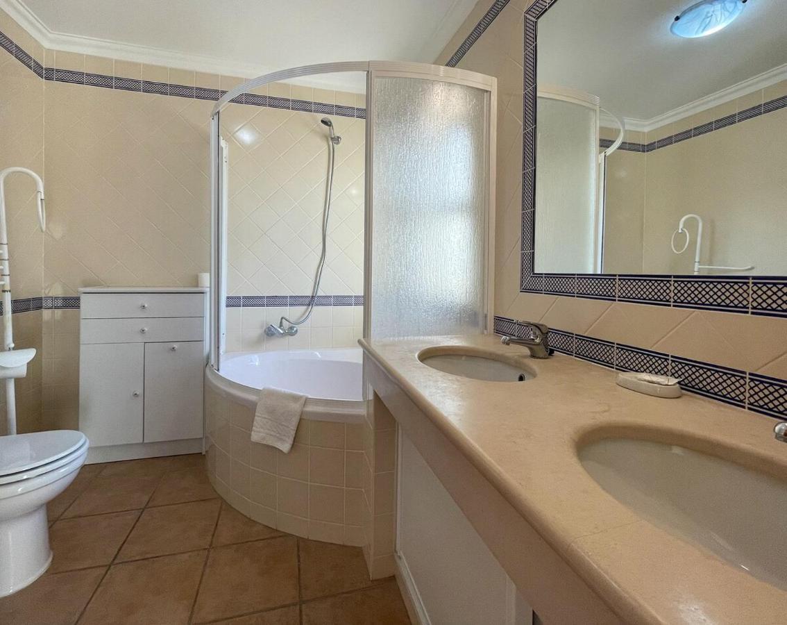 Moradia T3 Aguia Marina, Com Piscina E Bbq Villa Albufeira Luaran gambar
