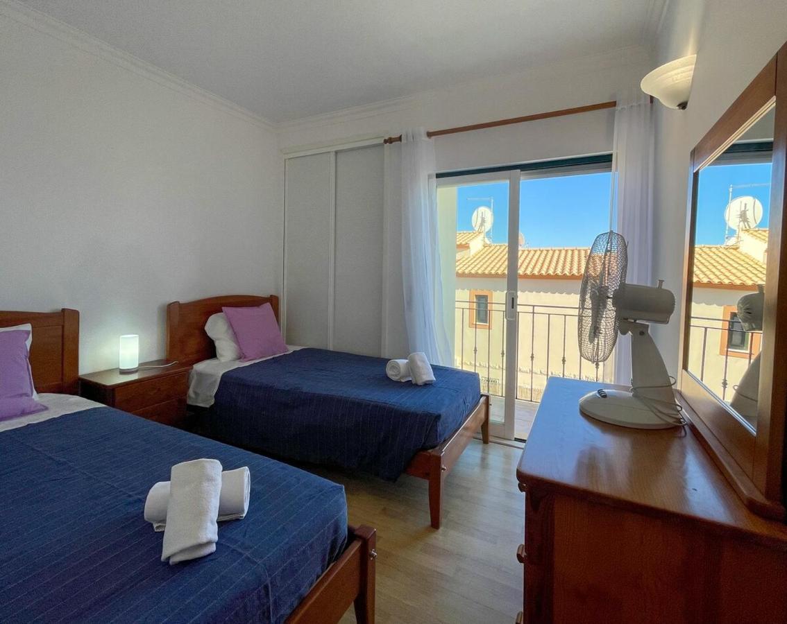 Moradia T3 Aguia Marina, Com Piscina E Bbq Villa Albufeira Luaran gambar