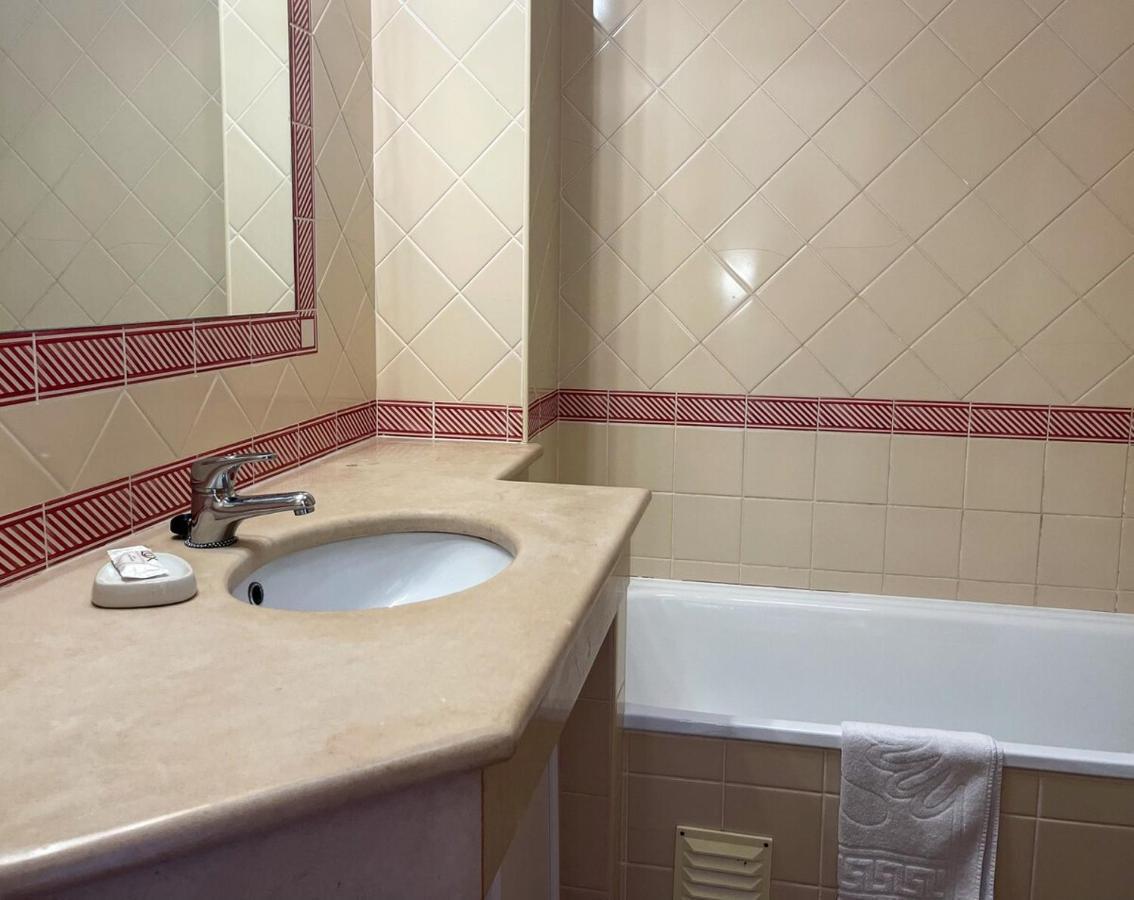 Moradia T3 Aguia Marina, Com Piscina E Bbq Villa Albufeira Luaran gambar