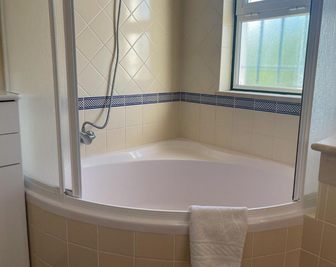 Moradia T3 Aguia Marina, Com Piscina E Bbq Villa Albufeira Luaran gambar